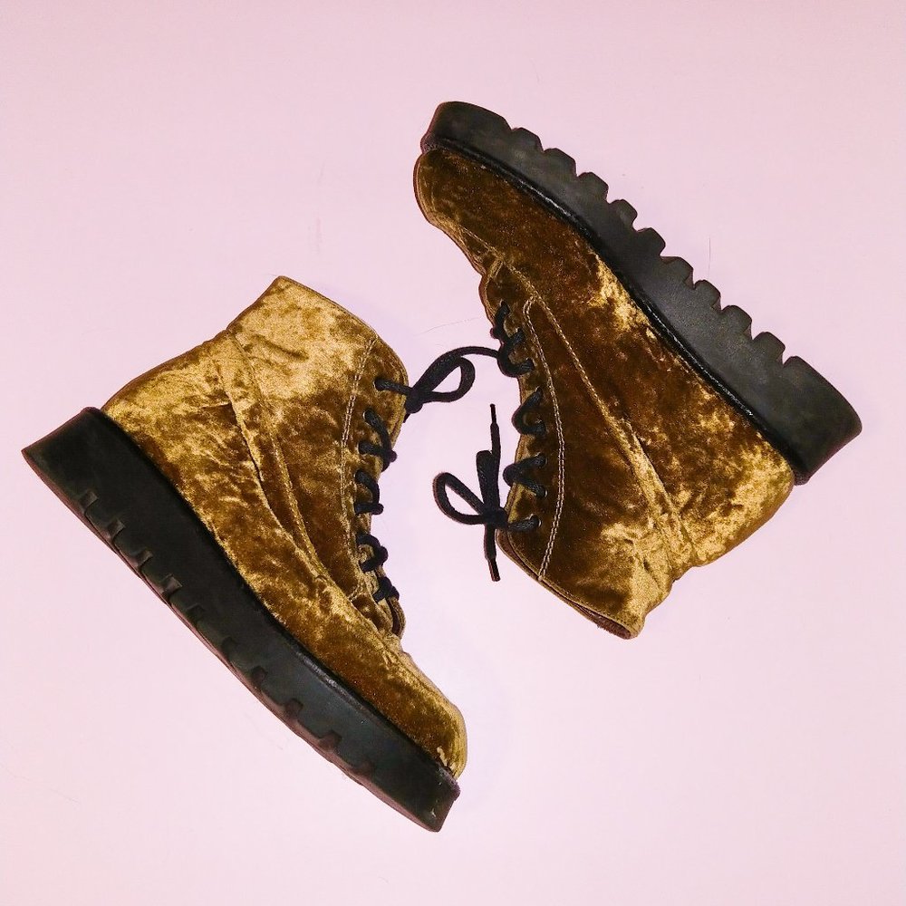 Nordstrom's 90s Vintage Velvet green bootie US 6